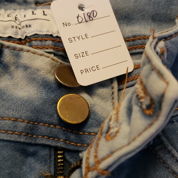 Refill Acid Wash Jeans Sz5 (#180) - Picture 3 of 5